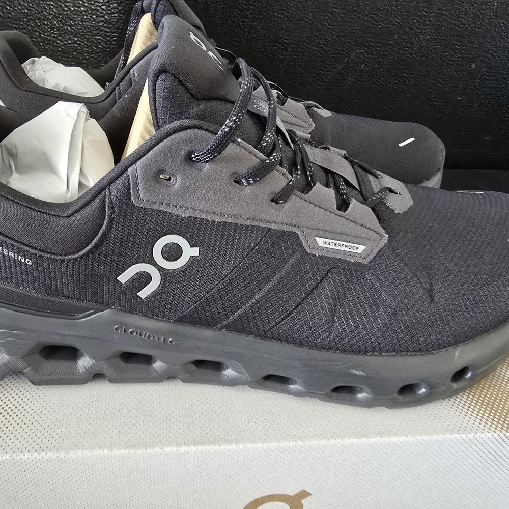 On Running Men's Waterproof Shoes - Black